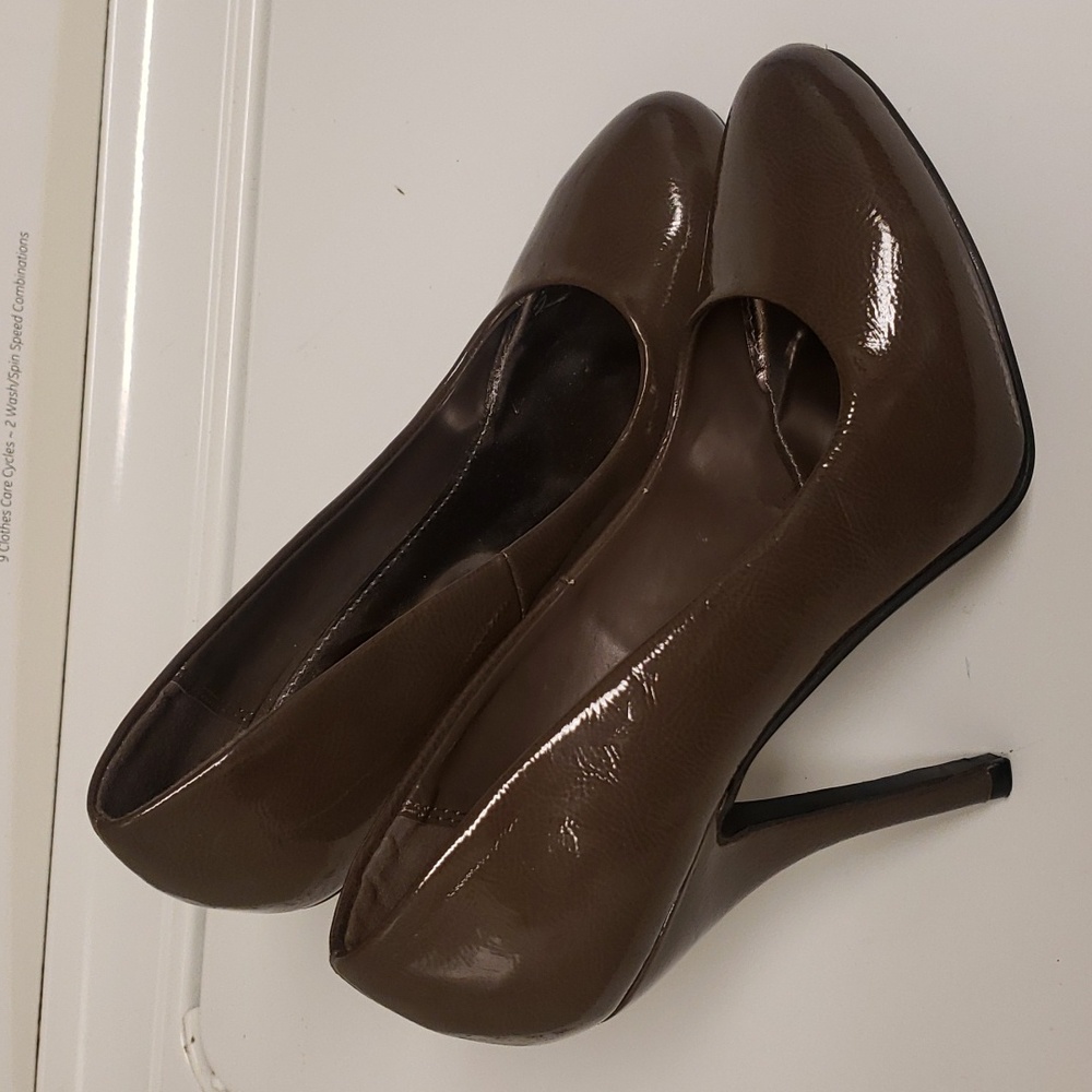 Heart in D Brown Heels (6)